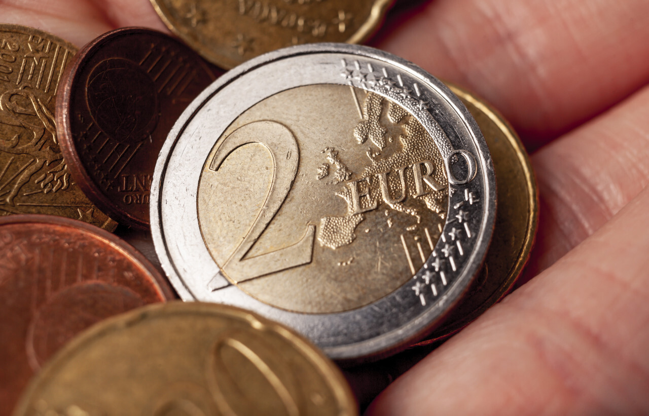 euro coins in hand - Photo #2256 - motosha | Free Stock Photos