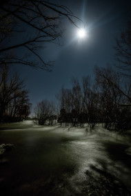 Stock Image: San miguel del pino douro river at night