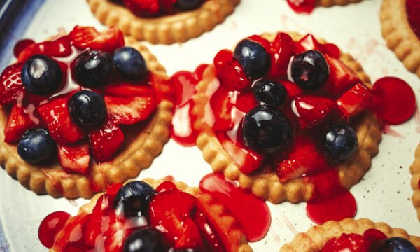 blueberry strawberry cakes 02 blueberry strawberry cakes 02