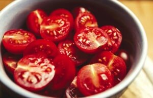 sliced cherry tomatoes 03