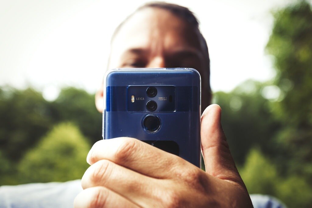 take pictures with mobile phone